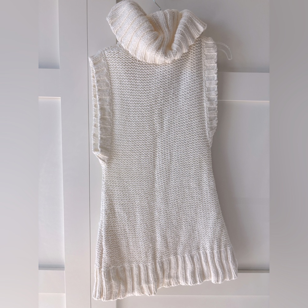 Chunky Knit Sweater Vest - Picture 5 of 5